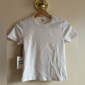 Aritzia Sunday best tee